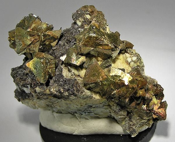 Photograph of Chalcopyrite ('Peacock Ore') (CuFeS₂ • Tetragonal Copper–Iron Sulfide)