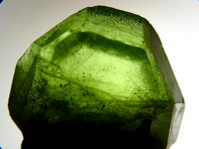 Photograph of Olivine (Peridot) ((Mg,Fe)₂SiO₄ • Orthorhombic Nesosilicate)