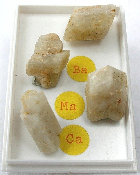 Photograph of Orthoclase Feldspar (KAlSi₃O₈ • Monoclinic Tectosilicate)