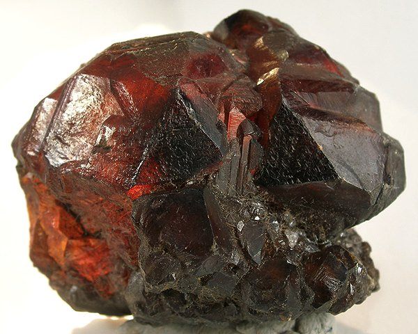 Photograph of Sphalerite ((Zn,Fe)S โข Isometric Zinc Sulfide)